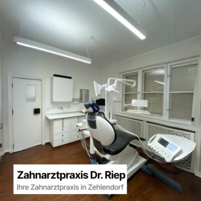 Le Dr Riep, de la clinique dentaire de Zehlendorf à Berlin