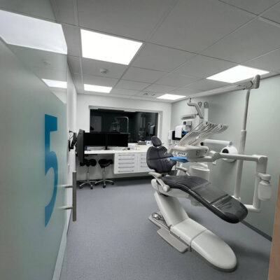 Éclairage DentLed DL60 installé chez Tannlege Asphaug AS.