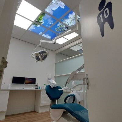 DentLed - Beukenlaan - Éclairages LED et panneaux lumineux photo - Éclairage des salles de traitement