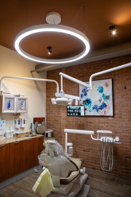 La clinique du Dr Matthew Osepchook équipée d’une lampe LED PVR 150