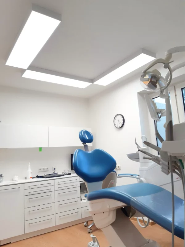Panneaux LED Dentled DL120 offrant une luminosité uniforme et une meilleure visibilité dans les salles de traitement dentaire