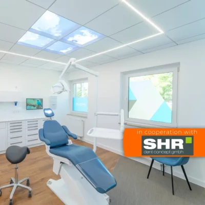 Panneaux de plafond LED photo haute résolution Dentled installés dans les salles de traitement chez MKG-Chirurgie NRW.