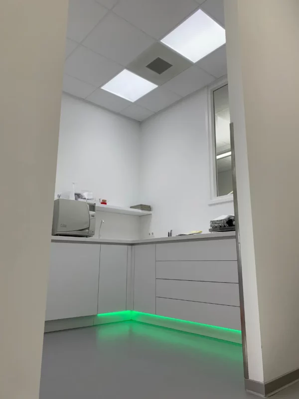 DL60-3 – Salle de stérilisation DentLed