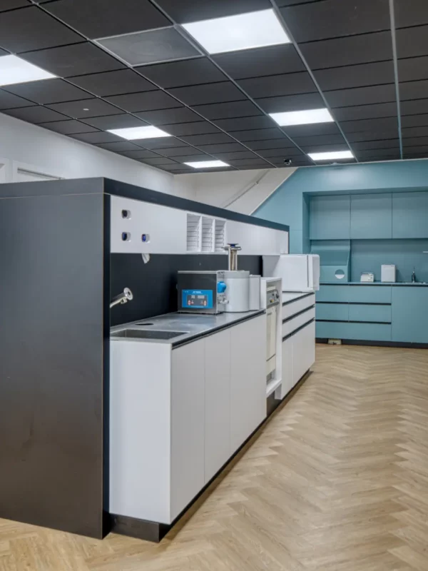 DL60-5 – Salle de stérilisation DentLed